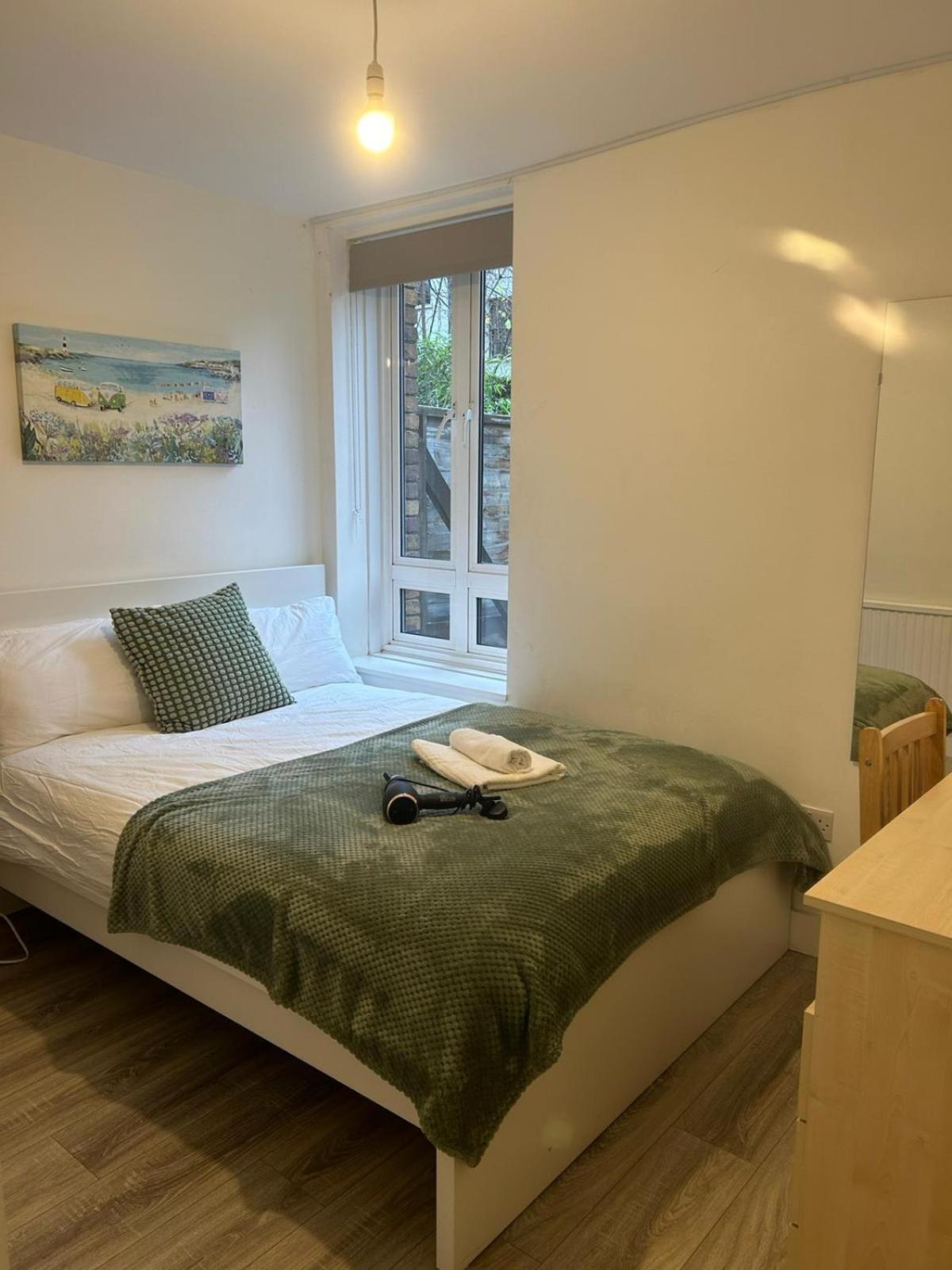 Lovely Double Rooms In Euston & Square London Bagian luar foto